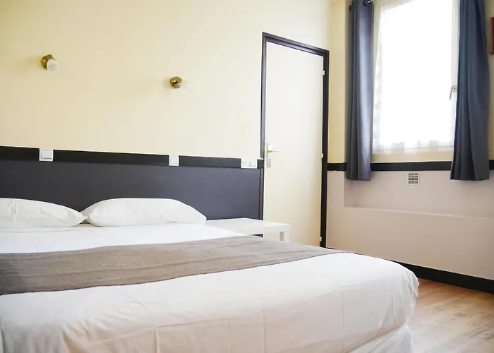 Hotel Des Bains A 10 Min De Paris