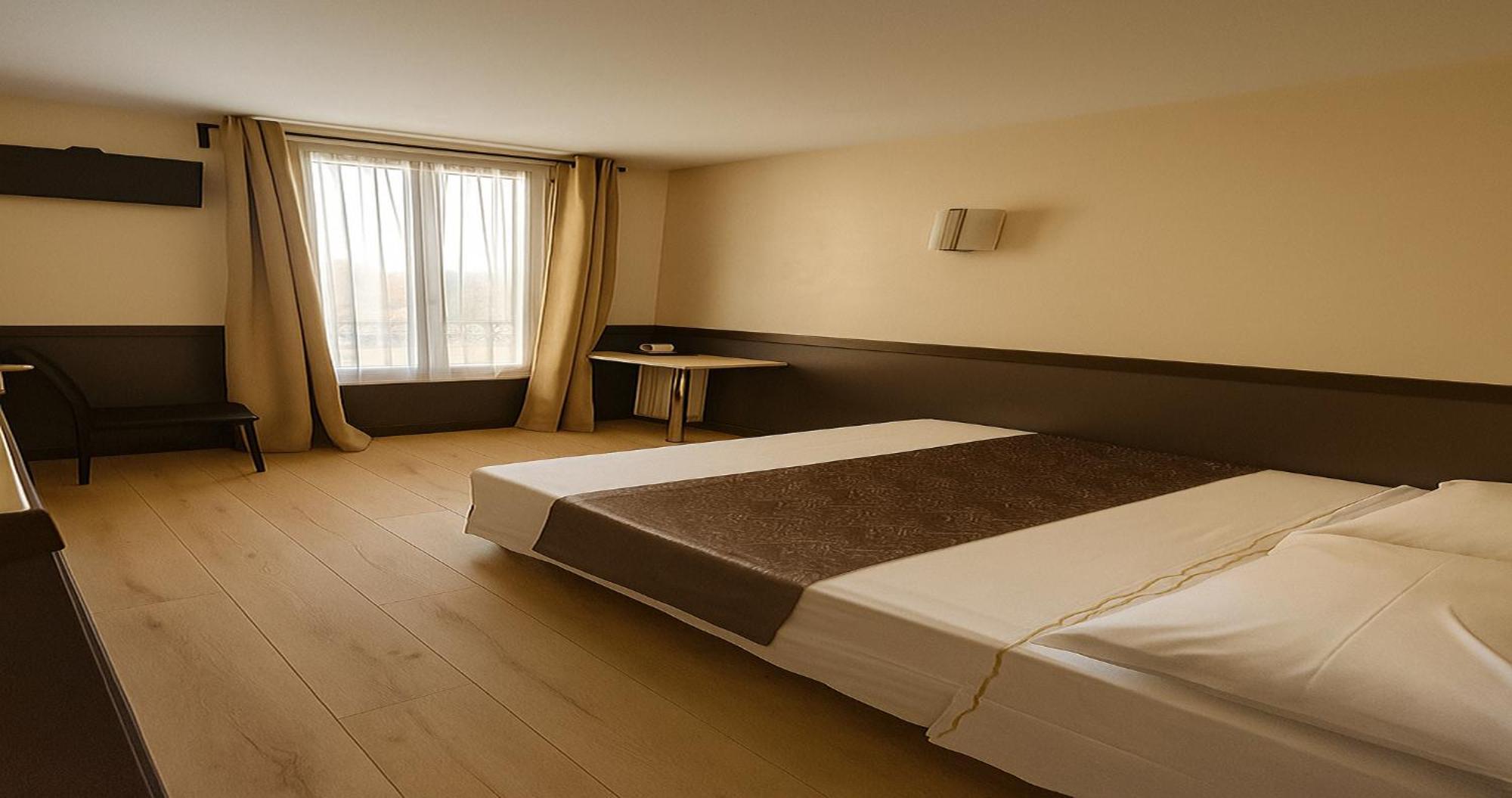 Hotel Des Bains A 10 Min De Paris