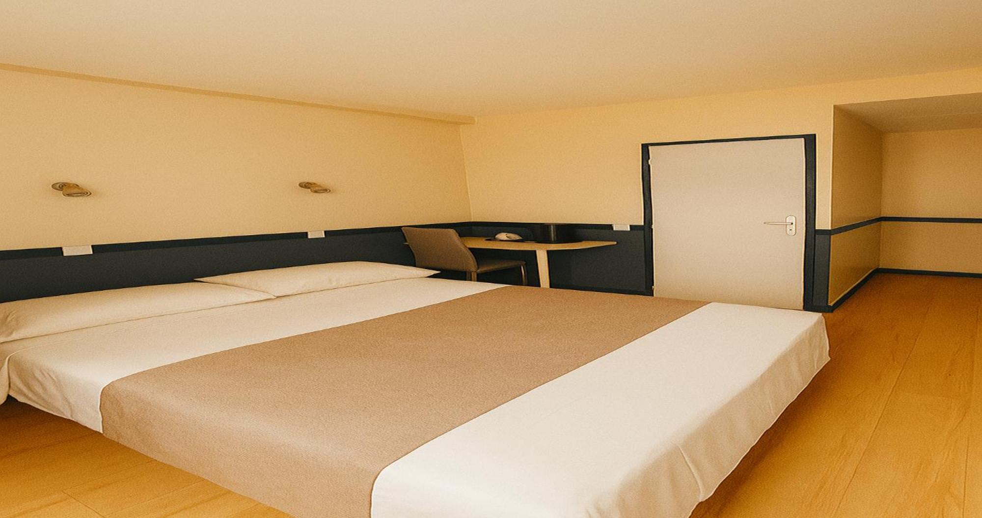 Hotel Des Bains A 10 Min De Paris