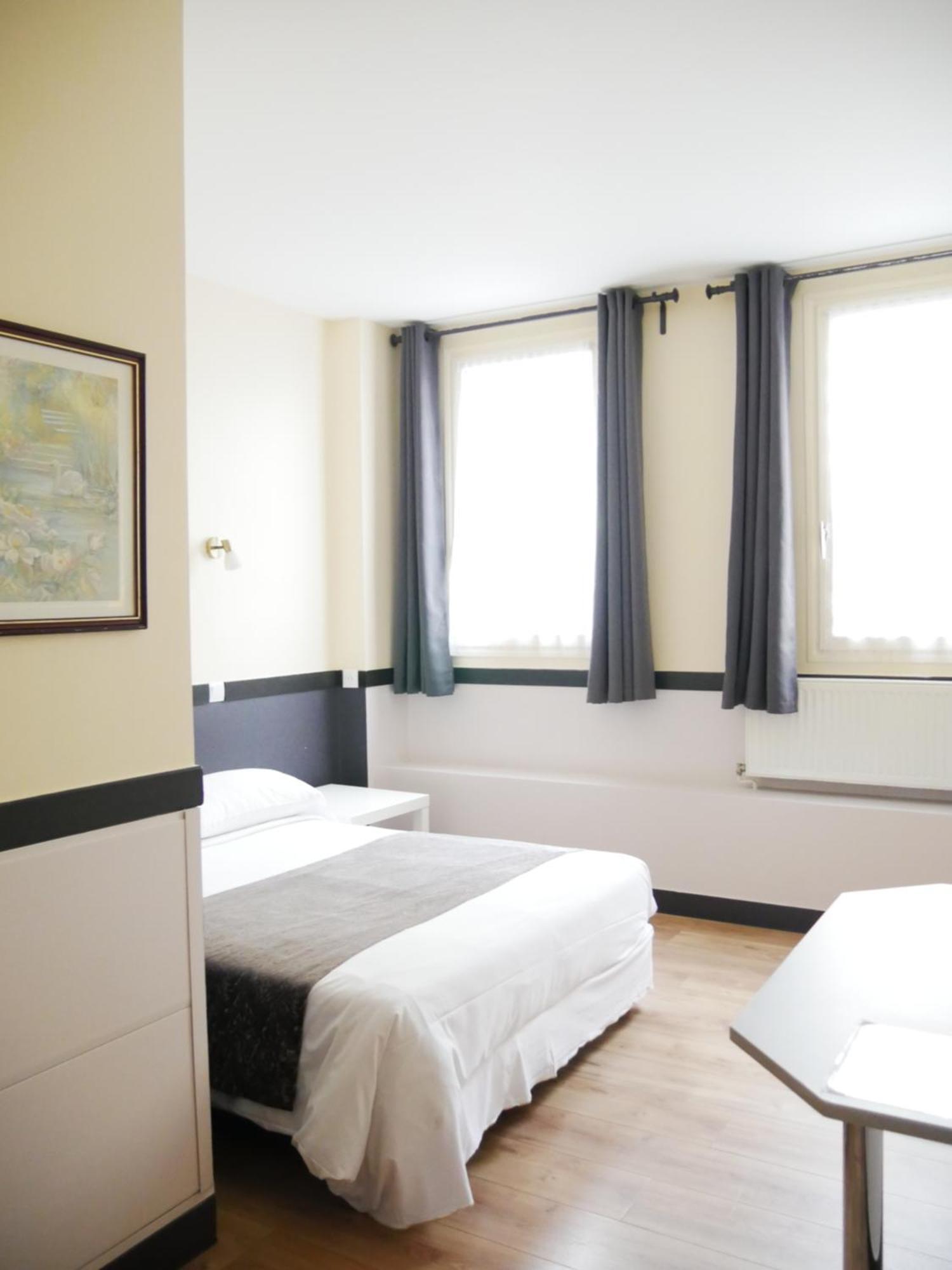 Des Bains A 10 Min De Paris Hotel