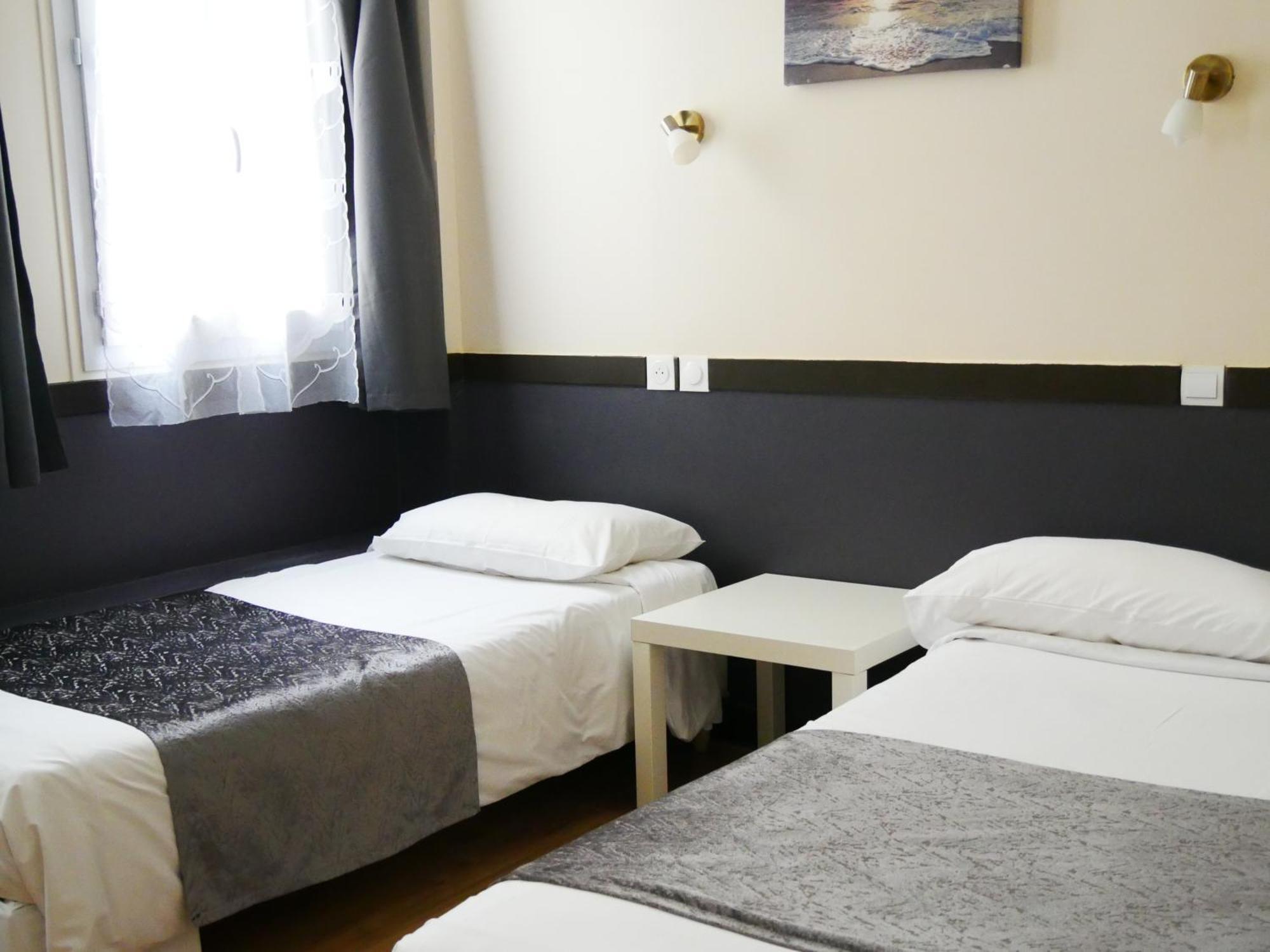 Hotel Des Bains A 10 Min De Paris 2*