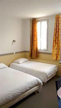 Des Bains A 10 Min De Paris Hotel 2*